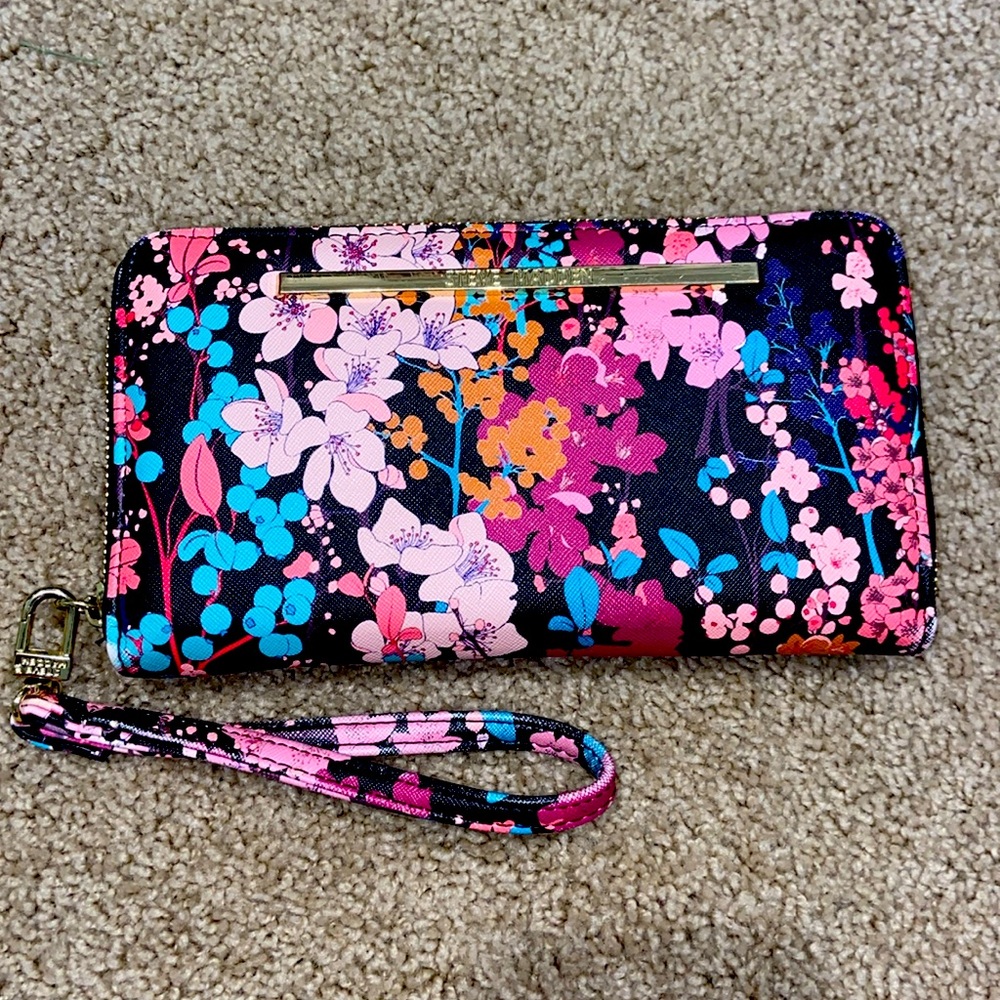 Steve Madden Floral Full Size Zippered Waller, Muti/Gold/Pink, EUC
